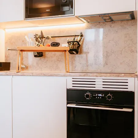 Mary Orange - No 236 Rc D - Contemporary Two-bedroom Haven