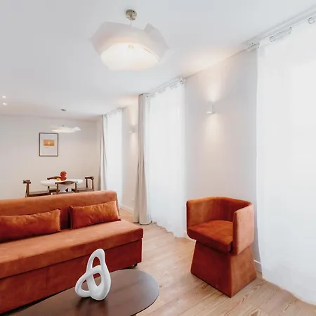 Mary Orange - No 236 Rc D - Contemporary Two-bedroom Haven Apartment Lisbon