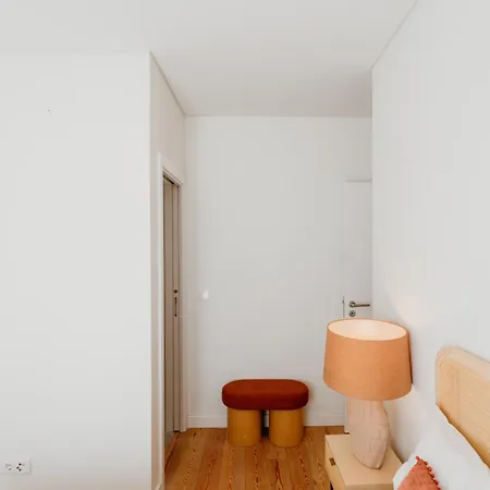 Apartment Mary Orange - No 236 Rc D - Contemporary Two-bedroom Haven Lisbon