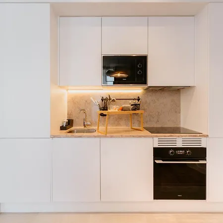 Mary Orange - No 236 Rc D - Contemporary Two-bedroom Haven Lisbon